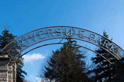 Riverside Park Sign